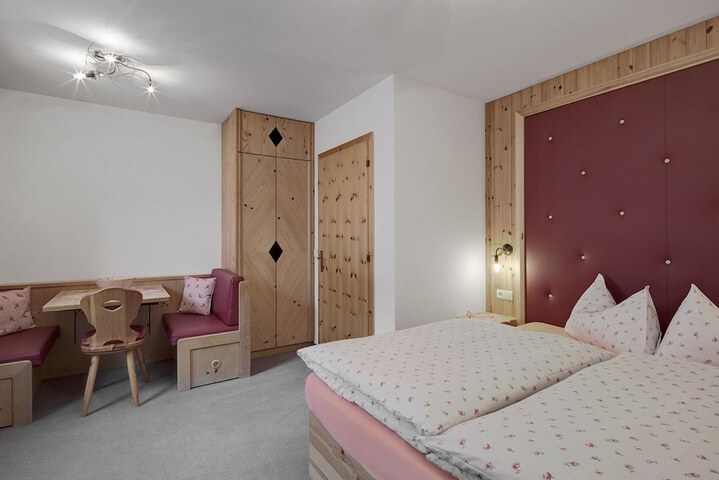 Room 5 of 30