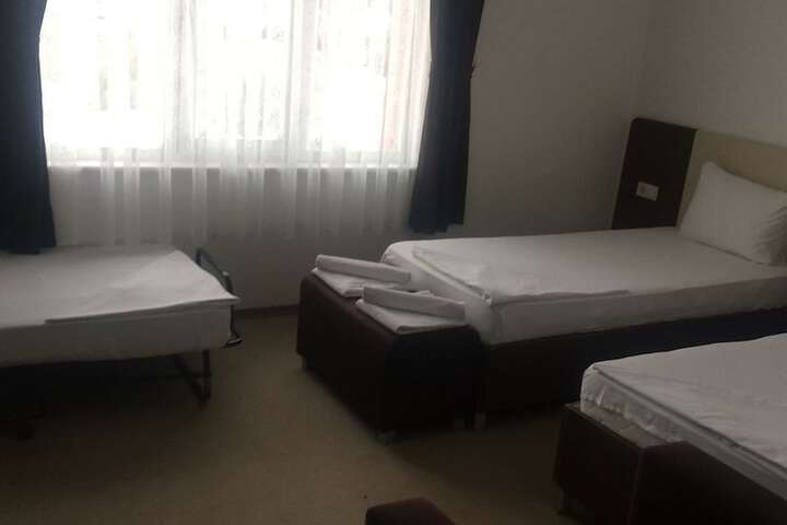 Room 10 of 34