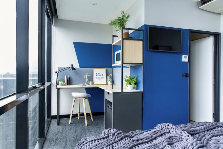 Room 3 of 80