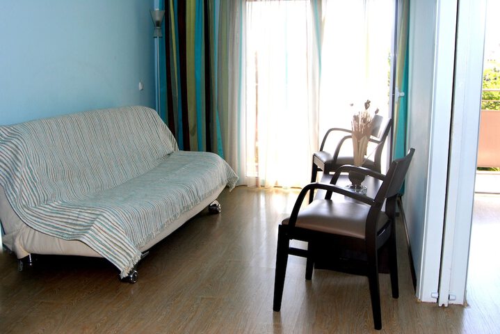 Room 10 of 25