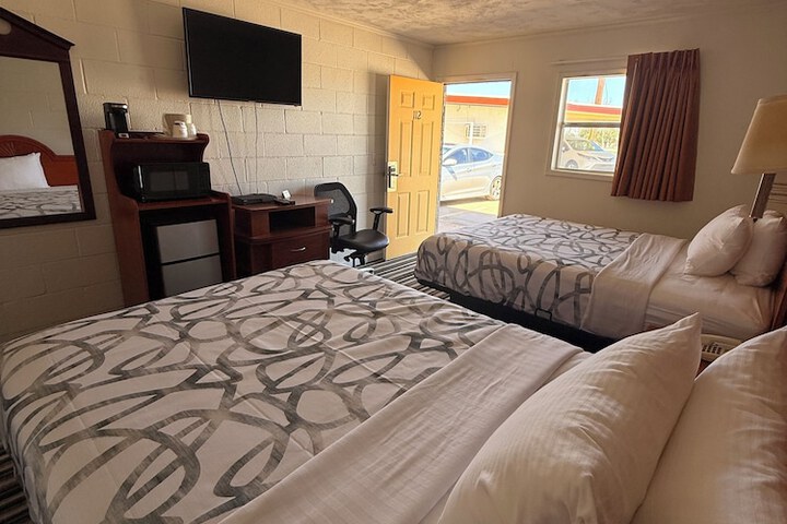 Room 7 of 17