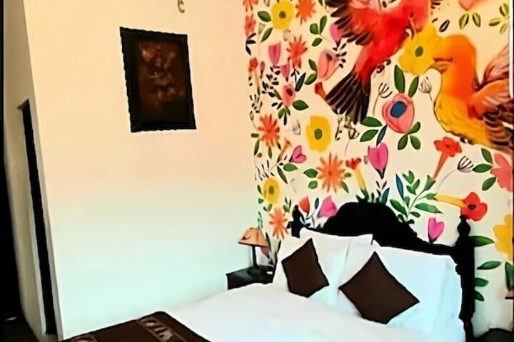 Room 11 of 19