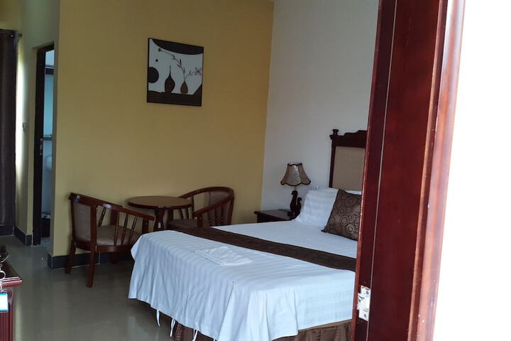 Room 3 of 44