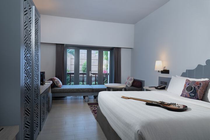 Room 10 of 53