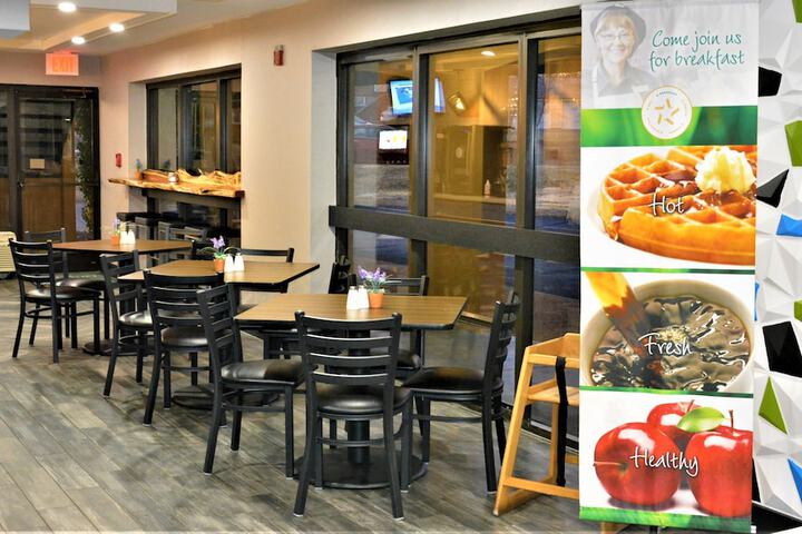 Breakfast area