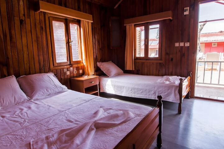 Room 3 of 60