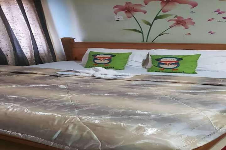 Room 2 of 17