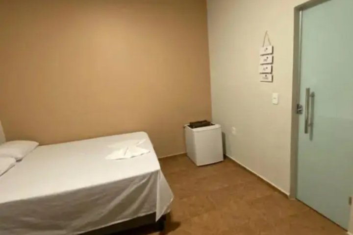 Room 11 of 17