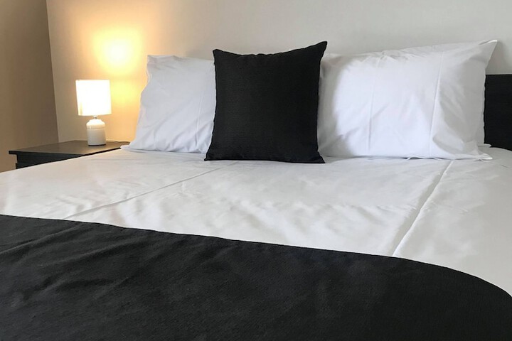 Room 5 of 18