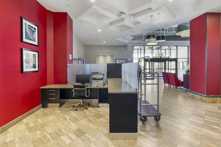 Business Center 42 of 46