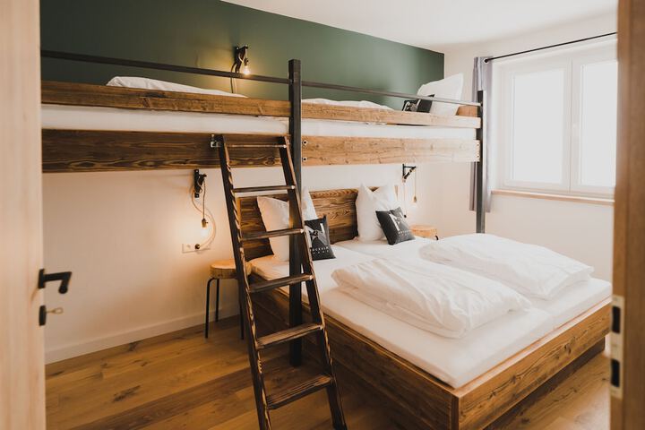 Room 33 of 36