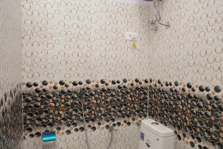 Room 9 of 11