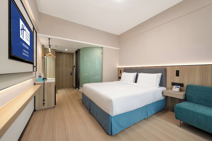 Room 40 of 71