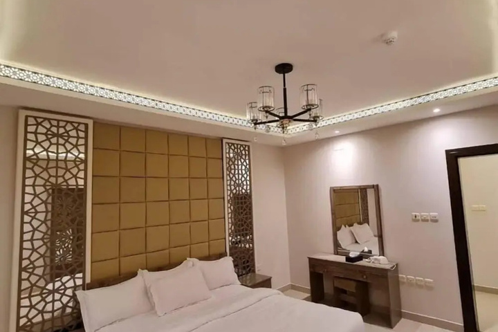 Room 2 of 6