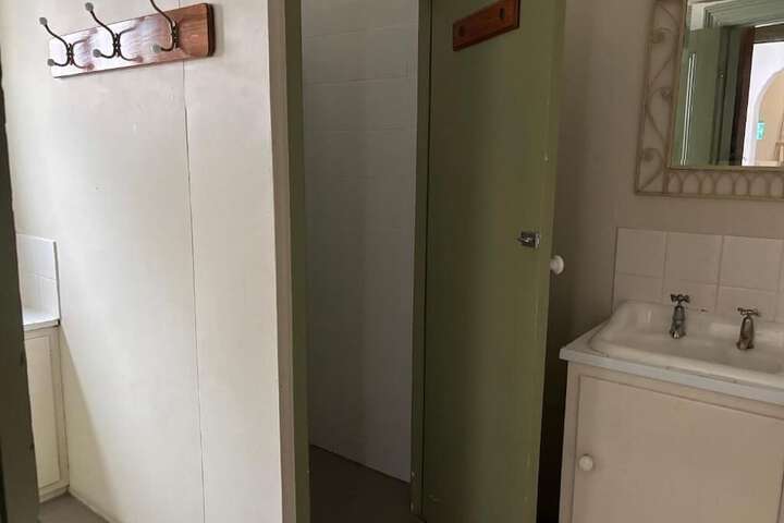 Room 9 of 19