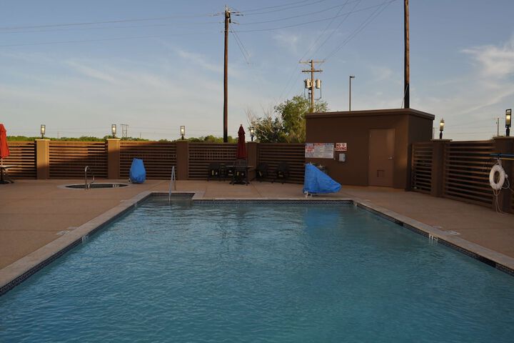 Hotel Pool