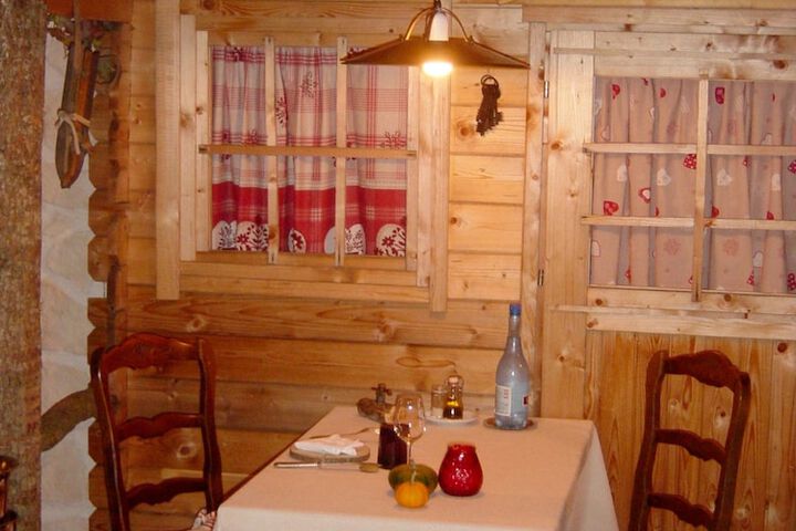 Dining 40 of 55