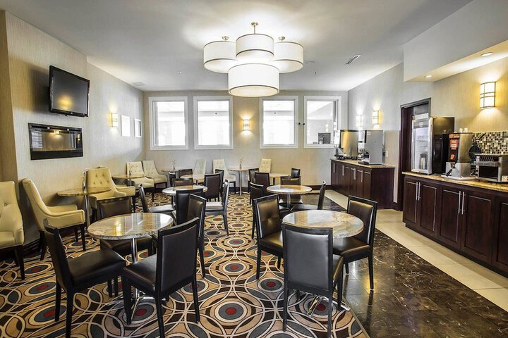 Breakfast/Coffee Service 62 of 84