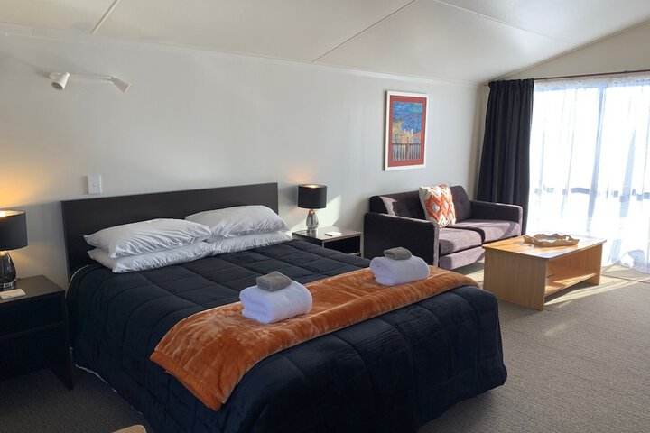 Room 2 of 17