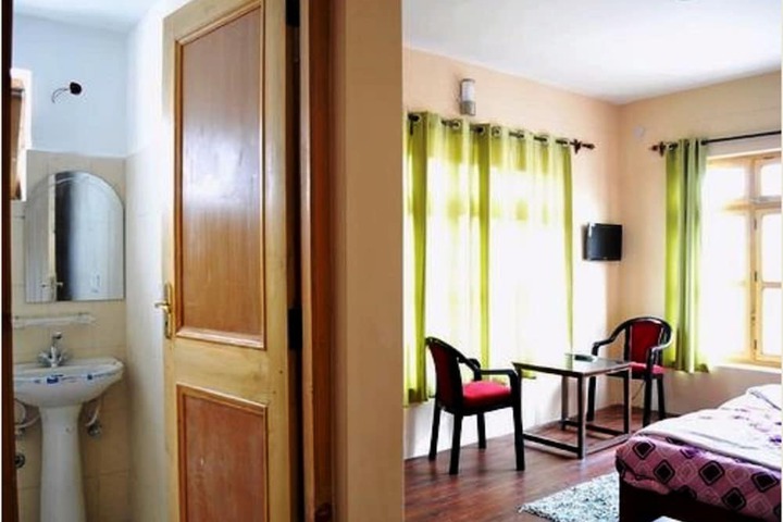 Room 12 of 39