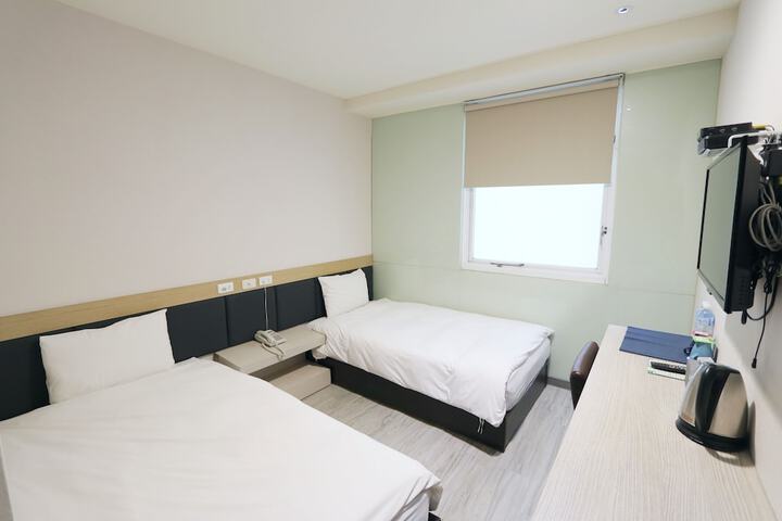 Room 43 of 99