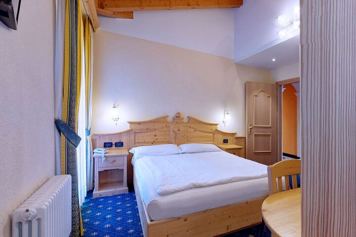 Room 14 of 62