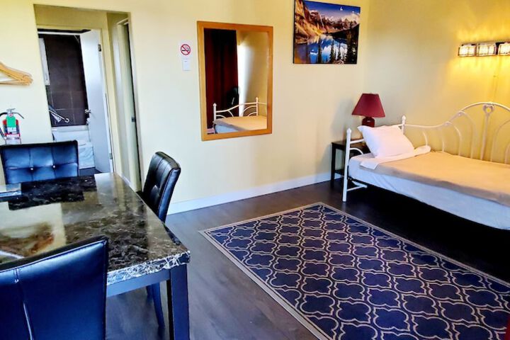 Room 27 of 45