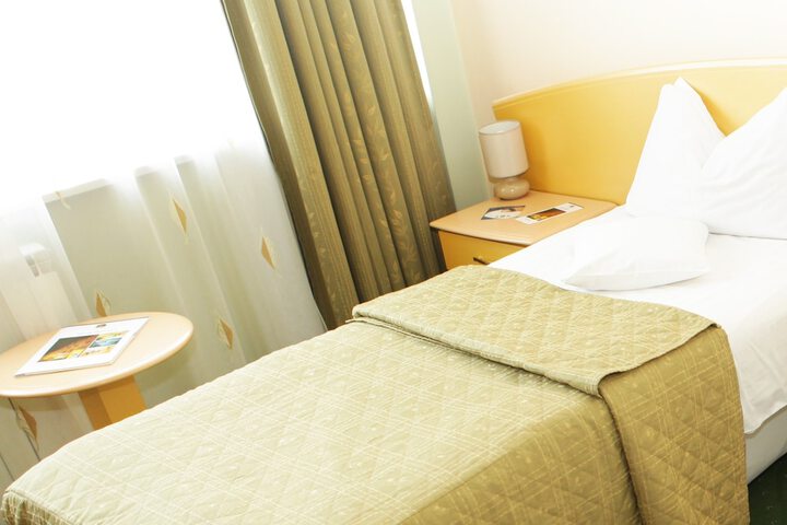Room 3 of 34