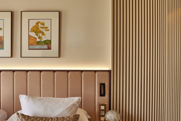 Room 3 of 108