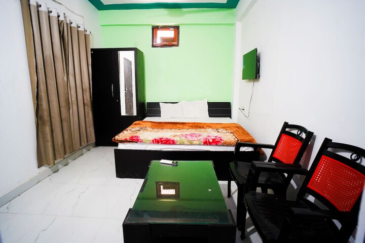 Room 4 of 27