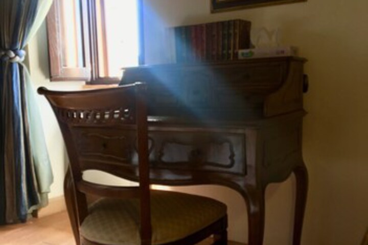 Room 48 of 66