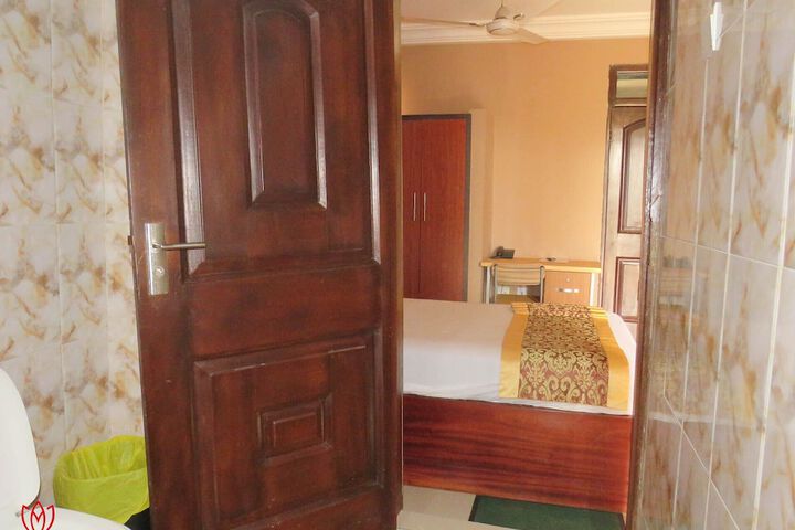 Room 99 of 119