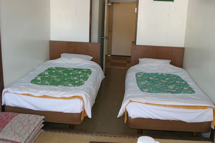 Room 7 of 107