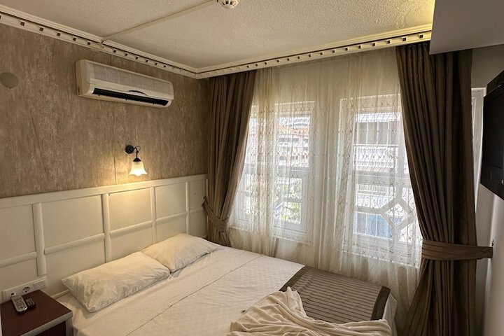 Room 9 of 46
