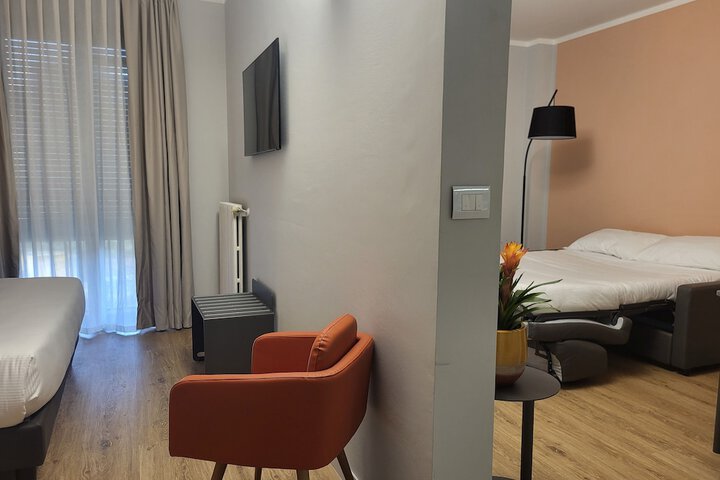 Room 25 of 44