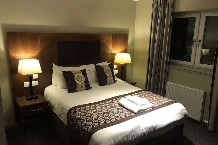 Room 8 of 38