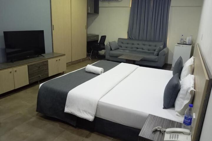 Room 5 of 42