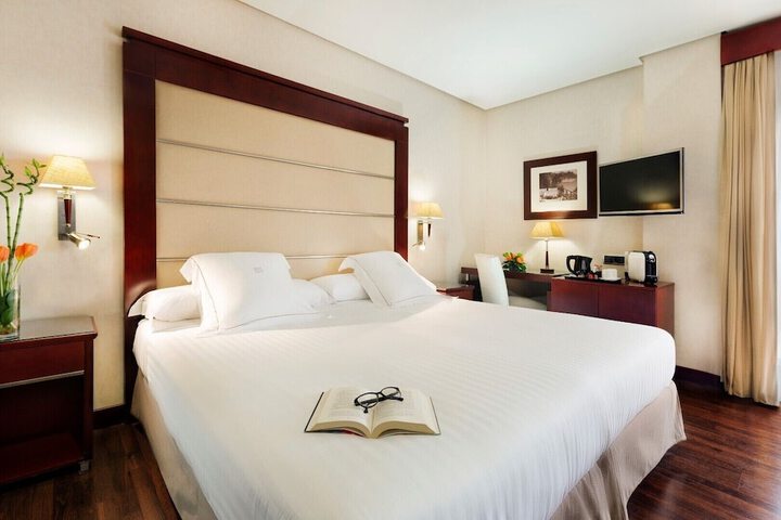 Room 8 of 40