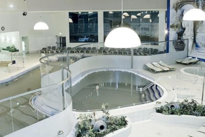 Pool 41 of 67