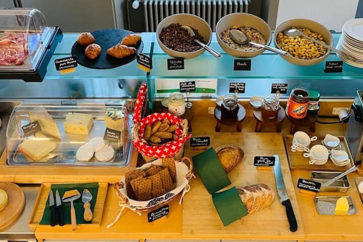 Breakfast/Coffee Service 11 of 18