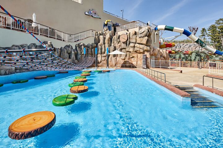 Pool 121 of 181