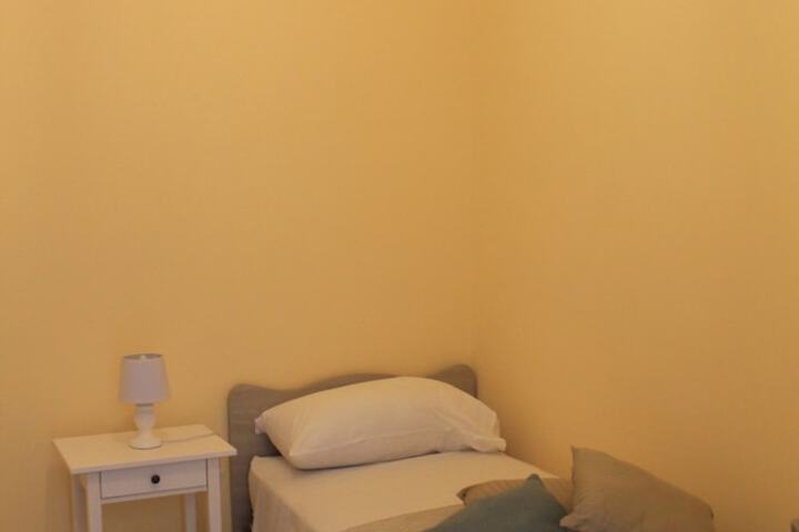 Room 16 of 50