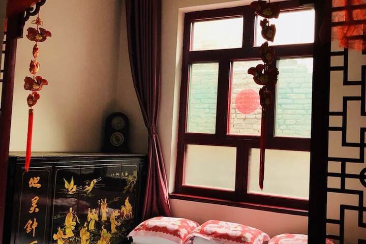 Room 18 of 18