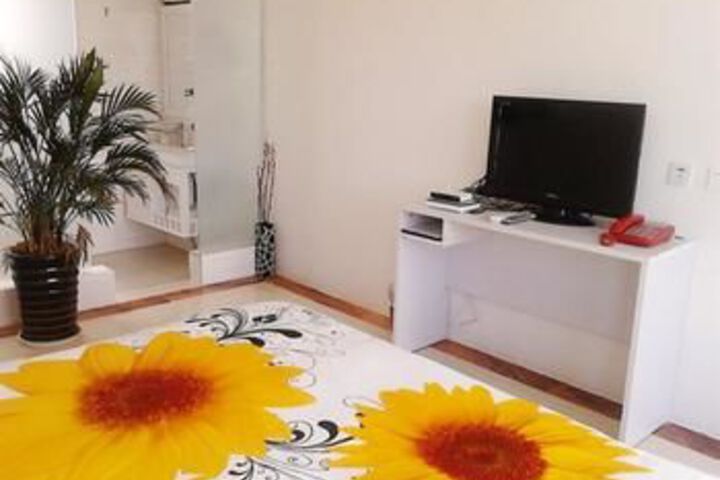 Room 30 of 76