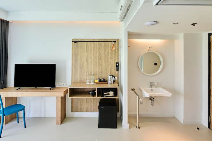 Room 16 of 126