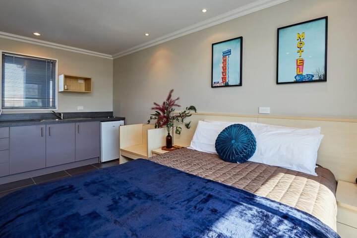 Room 3 of 40