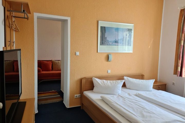 Room 8 of 20