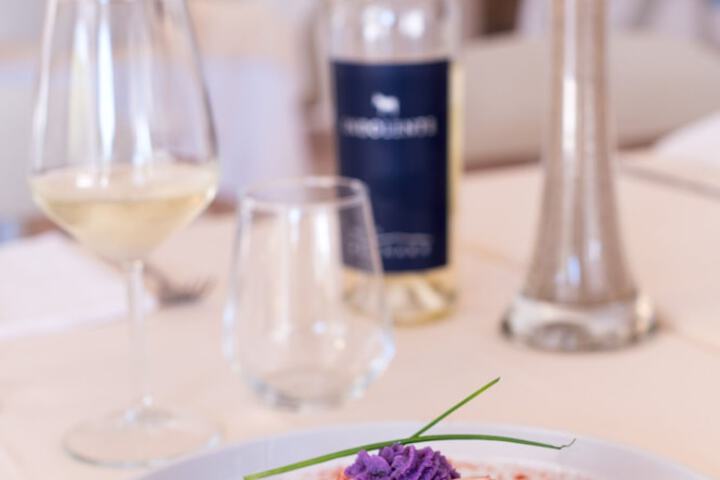 Dining 60 of 134