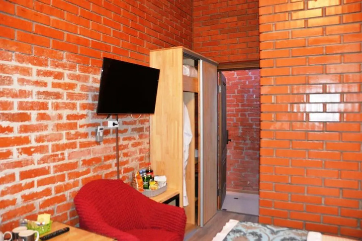 Room 4 of 14