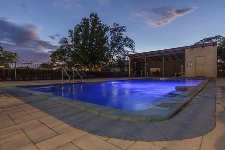 Pool 15 of 28